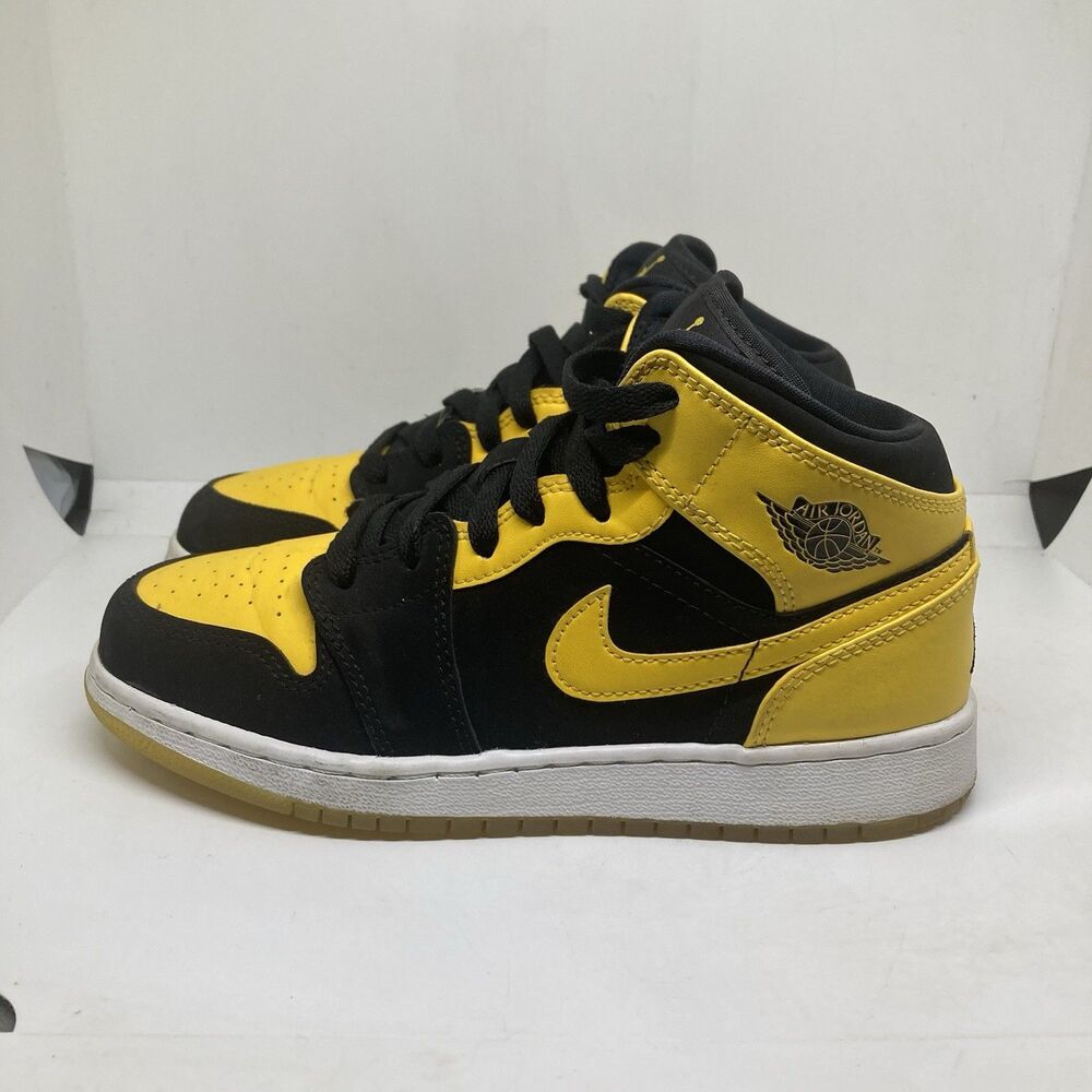 Nike Air Jordan 1 Mid Youth Size 4Y Black Yellow New Love Shoes 554725 035